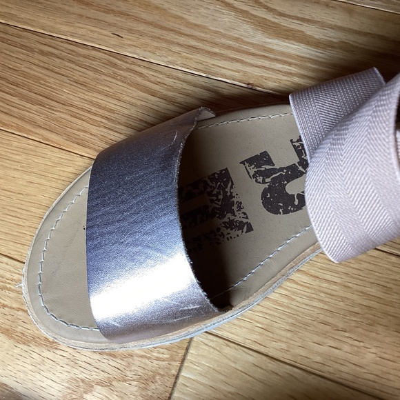 Sorel Ella Leather Sandals Warm Gold Size 6 - Picture 2 of 8